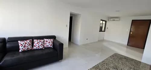 Apartamento Semi-amoblado En Piso Medio Con Dos Puestos Lineales Y Respaldo Eléctrico Residencias Kioto, Urbanización Valles De Camoruco Er-mg