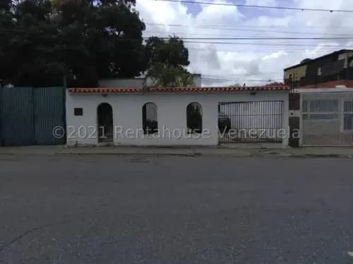 Lcda. Milagros Carrasquel Terreno Venta Barquisimeto Lara Zona Este Nueva Segovia Economica Residencial Economico Comercial Código Inmobiliaria Rent-a-house 23-16986