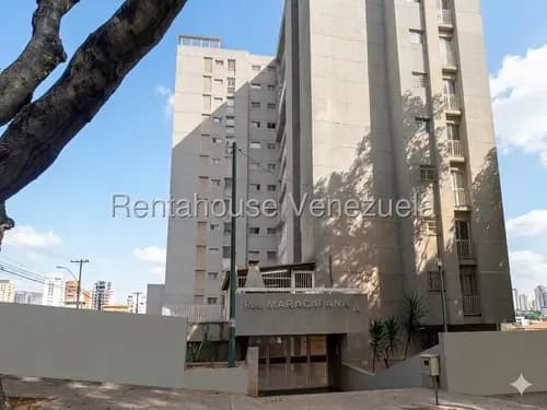 En Venta Apartamento En La Urbina. Cod Flex: 26-19735