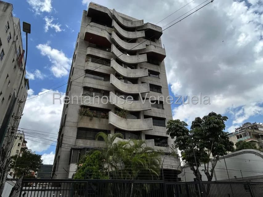Apartamento (Penthouse) en Alquiler en Los Palos Grandes, Distrito Metropolitano