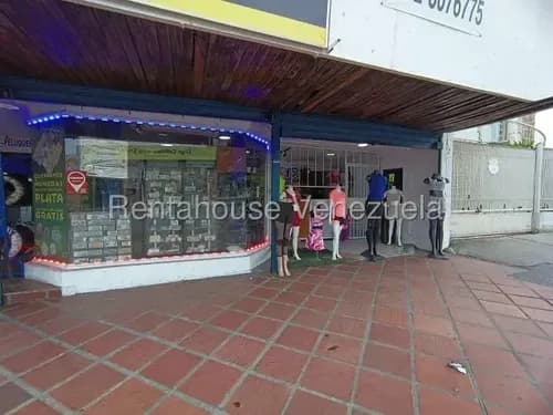 Maritza Lucena Ofrece En Venta Local Comercial En Centro De Barquisimeto, Una Combinación Versátil De Usos Para Adaptarse A Tus Necesidades, Tanque Subterráneo, Cerco Eléctrico, Ideal Para Remodelar.