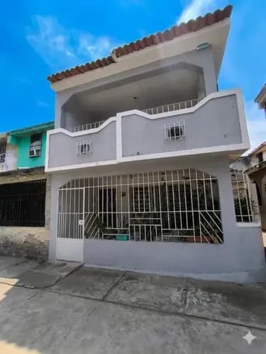 Samir Trosel Ofrece En Venta Casa Ubicada En Urbanizacion La Isabelica Valencia.