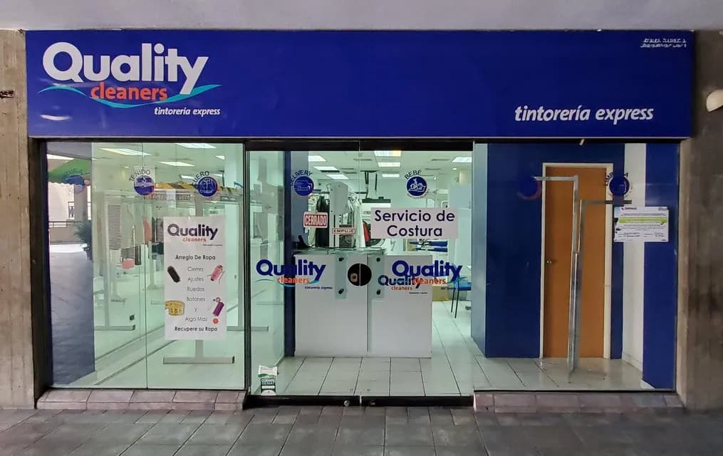 Comercial (Local Comercial) en Venta en Los Samanes, Distrito Metropolitano