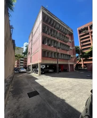 Edificio En Venta 650 M2 - Urb. El Rosal