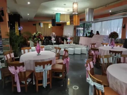 Se Vende Restaurante La Gran Churuata Del Conejo Con Fondo De Comercio Guatire