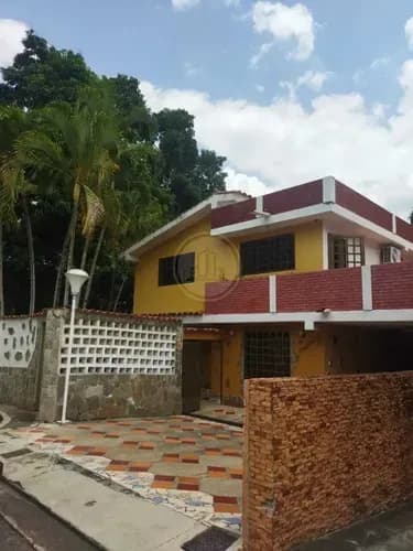 Venta Oportunida Buen Precio, Amoblado Townhouse El Castaño Resd, El Saman, Maracay Estado Aragua 022js
