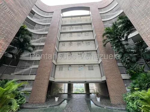 Tg Apartamento En Venta En Lomas De Las Mercedes, Planta Baja Con Terraza, Listo Para Habitar 25-22993