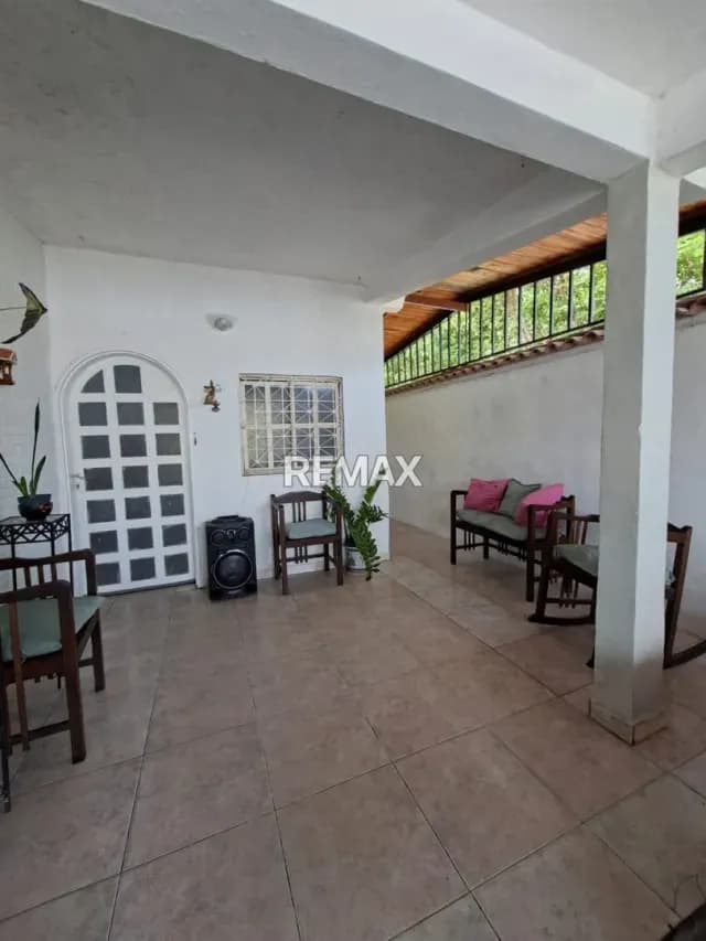 CASA DE ESQUINA EN VENTA - RESIDENCIAS PALO NEGRO ETAPA 1