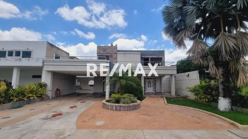 Casa con piscina en Alquiler Urbanización Las Morochas, San Diego