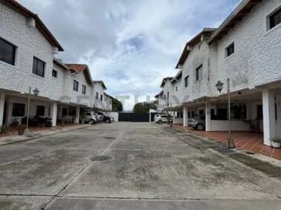 En venta Vivienda Moderna con Amplios espacios