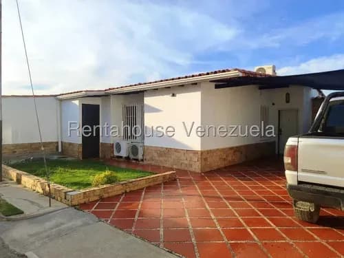 Raíza Suárez Vende 2 6 1 8 5 1 4 Impecable Casa De 228.43 M2 De Concepto Abierto, Amplia Cocina, 3 Habitaciones, 3 Baños, Tanque De 2,500 L, La Campiña Barquisimeto