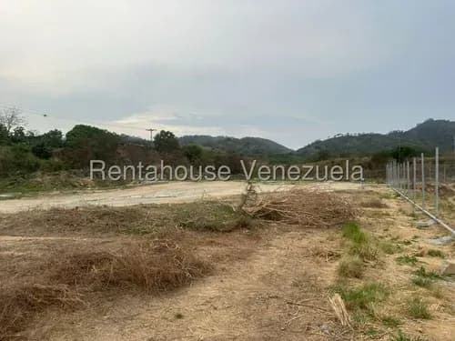 Luz Cardona 26-21175 Vende Amplio Terreno De 8.763,91m2 Ubicado En Guatire, En El Parque Industrial Las Terrazas.