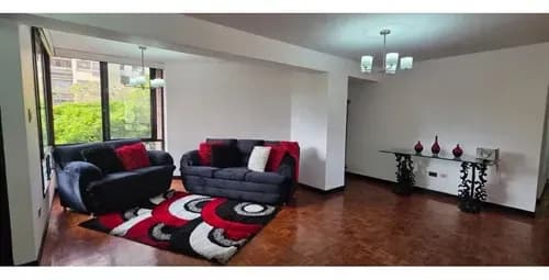 Alquiler Apartamento Funcional En La Urbina Céntrico Yq