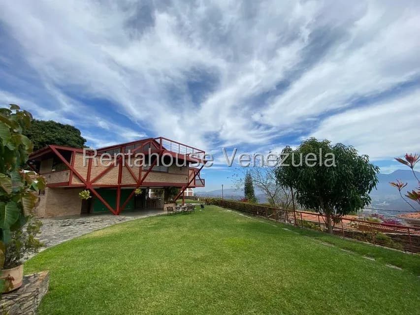 Casa (Multipes Niveles) en Venta en El Cuji, Miranda