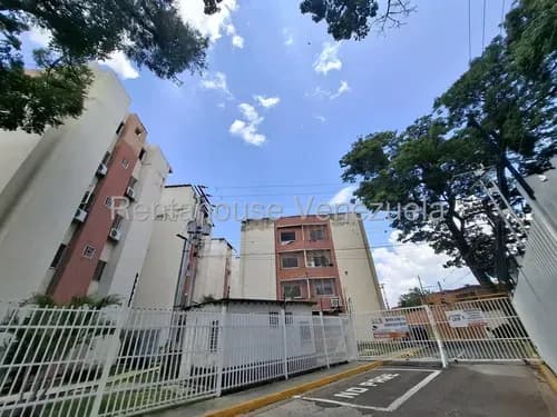 Mm Vende Apartamento En Turmero Conjunto Residencial Privado 26-6151