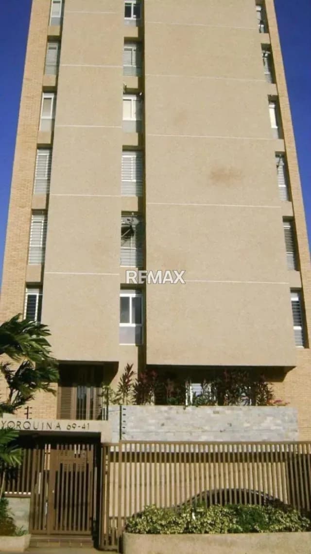 Se Alquila Apartamento EN Edificio Mayorquina, Sector Tierra Negra