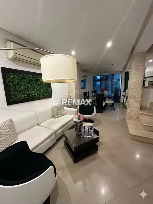 (NO PUBLICAR) TOWNHOUSE EN ALQUILER RES. MONTE LIBANO URB. MAÑONGO