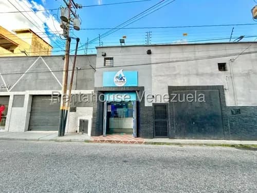 María Valera Alquila Amplio Local Comercial En Centro De Barquisimeto, A Pie De Calle, Elegante Puertas De Vidrio Templado.