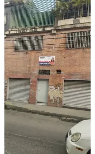 Alquiler De Local Comercial En Catia 200 A 3200$negociable