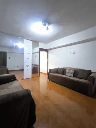 Alquiler De Apartamento 2 Habitaciones Más Estudio, 1 Baño, Puesto De Estacionamiento En Área Comun Caricuao