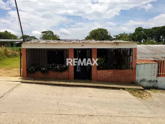 SE VENDE ESTA CASA, UBICADA EN LA MATA MUNICIPIO ESCUQUE