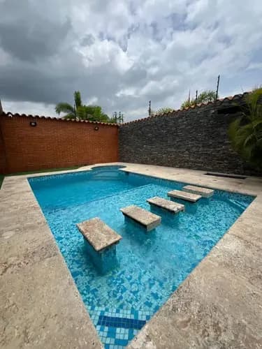 En Venta Casa Lujosa Y Moderna En Lomas Del Country (ar)