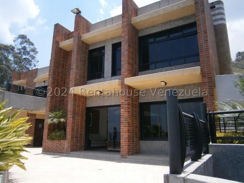 Casa (Multipes Niveles) en Venta en Club de Campo, Miranda