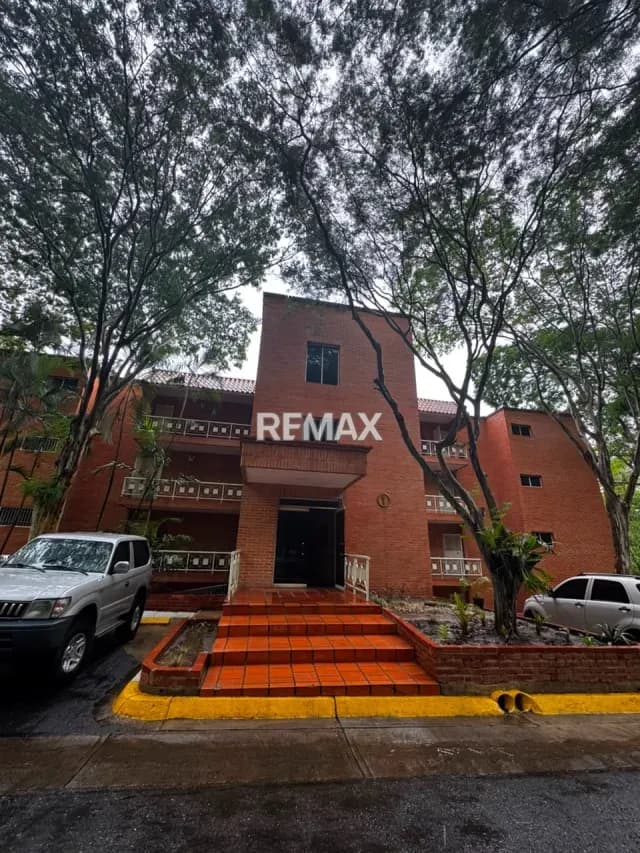 SE VENDE APARTAMENTO RES.TRIGAL COUNTRY PISO BAJO
