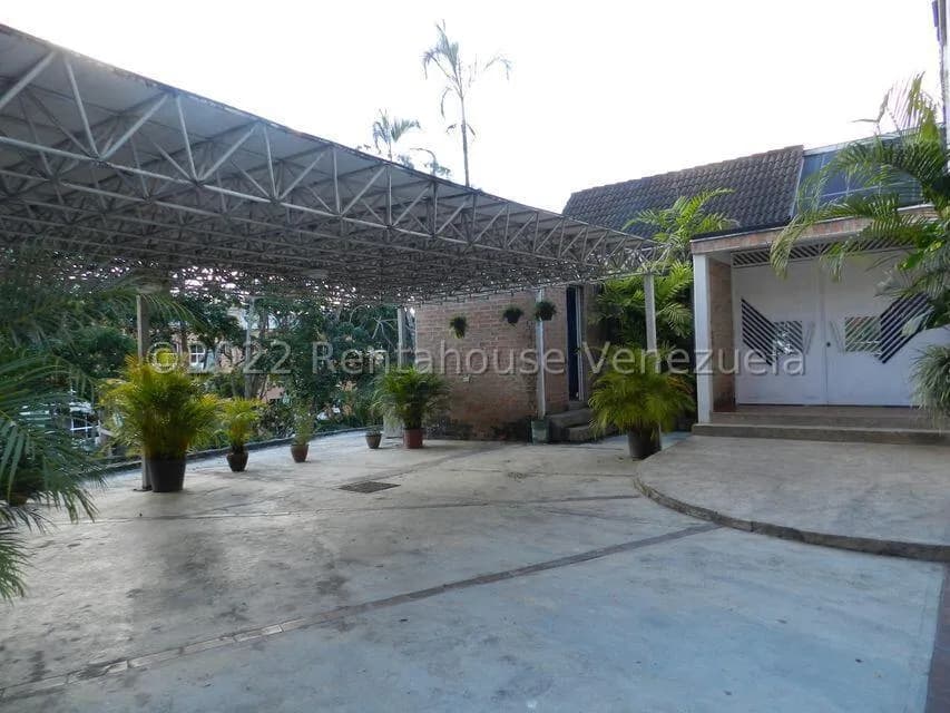 Casa (Multipes Niveles) en Venta en Oripoto, Distrito Metropolitano