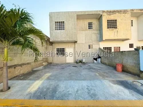 Naudy Escalona & Maribel Morillo Asesores Inmobiliarios De Rentahouse Venden Cómoda Casa En Zona Urb La Mata Cabudare 26-19226 Lara