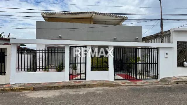 CASA EN VENTA SECTOR FRANCISCO DE MIRANDA MARACAIBO