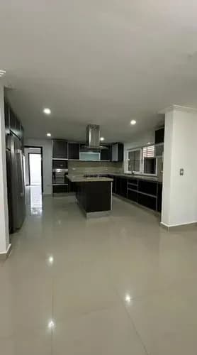Johana Lazaro Vende Casa De Un Nivel En Colina De Guataparo **clientes Directos**