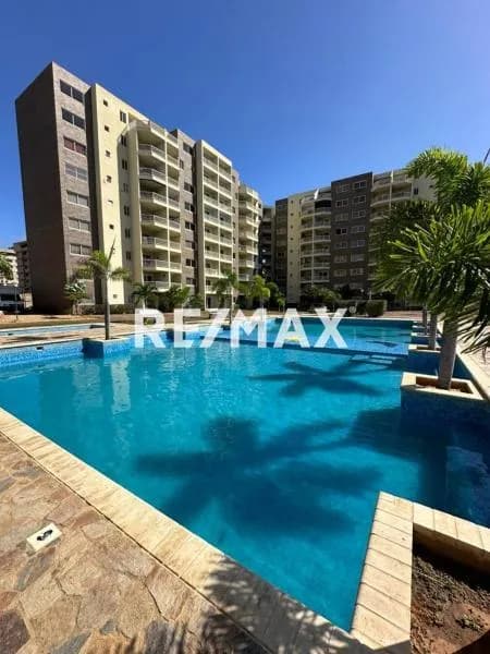 PENTHOUSE DUPLEX EN CONJUNTO R. CARENERO, COSTAZUL, MARIÑO