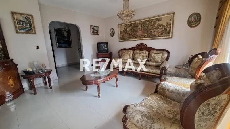 Apartamento en Alquiler. La Urbina Av Principal TGR