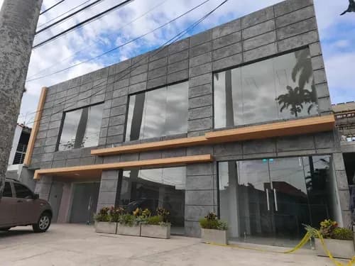 Alquiler De Local Moderno A Estrenar En El Viñedo