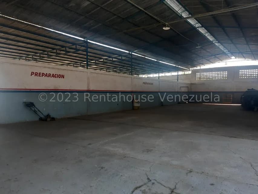 Comercial (Galpon - Deposito) en Alquiler en La 'L', Zulia