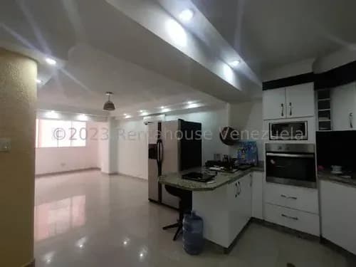 Moderno Apartamento En Venta En La Av. Fuerzas Aereas Urb. Bosque Alto Concepto Abierto Conectado A Pozo Y Con Hermoso Condominio De Lujo Mmarin 24-24827