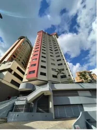Johana Lazaro Vende Apartamento En Obra Blanca En Urb El Parral Ideal Para Diseñar A Tu Gusto Piso Alto