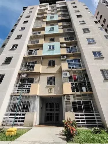 En Venta Amplio Pent-house, Con Excelente Vista Panorámica, Ubicado En Residencias Monte Mayor, Municipio San Diego Carabobo / Emer.