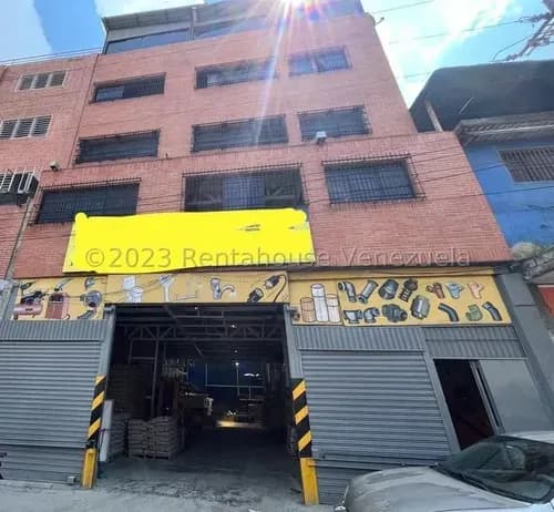 Edificio En Venta En Prado De Maria En Zona De Alto Trafico 24-9848