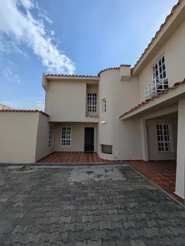 Fg Bello Townhouse En Neguanagua El Rincón