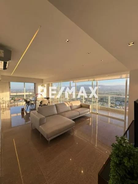 Apartamento en venta en Pedregal 0240