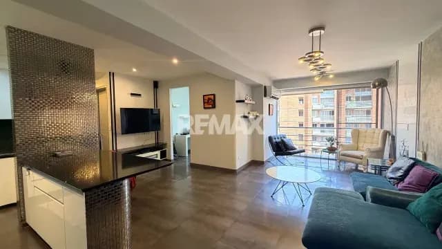 APARTAMENTO REMODELADO EN VENTA EN BOLEITA NORTE