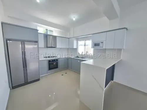 26-12143 Casa De Una Planta, Remodelada Y Puedes Seguir Personalizando A Gusto, Calle Cerrada Con Vigilancia 24 Horas