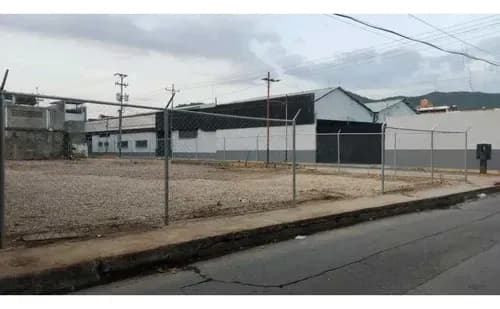 Terreno En Venta Ubicado En La Av. Bolivar Norte. Mv- 9924641