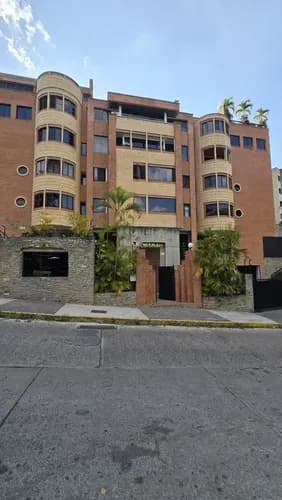 En Alquiler Apartamento Duplex Totalmente Amoblado Y Equipado En Calle La Cinta De Las Mercedes