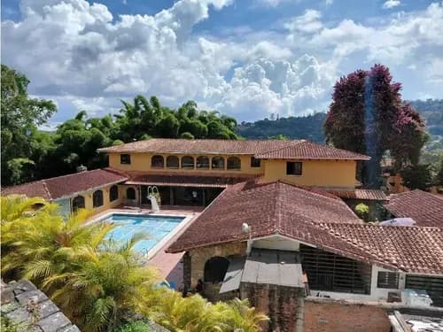 Vendo/alquilo Casa 2200m2 El Hatillo 5732