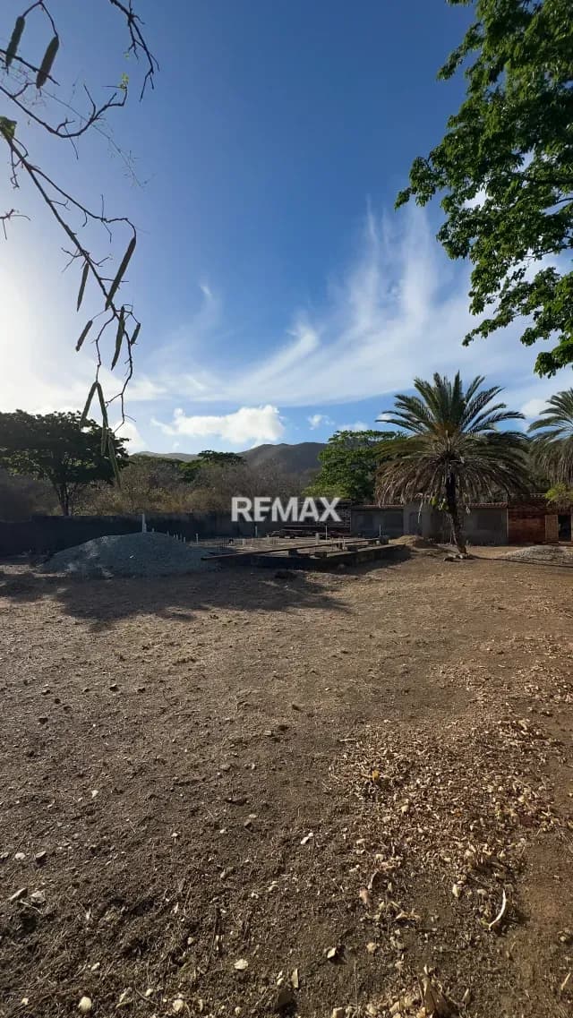 TERRENO CON POTENCIAL PARA CASA EN LAS MONTAÑAS, TRANQUILIDAD Y PAZ!