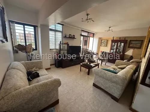 Marinel Saavedra Ofrece En Venta Espectacular Apartamento En Barquisimeto Zona Este, Con 3 Habitaciones, 3 Baños, 3 Puestos De Estacionamiento. Contactame! Cod 26 13130.