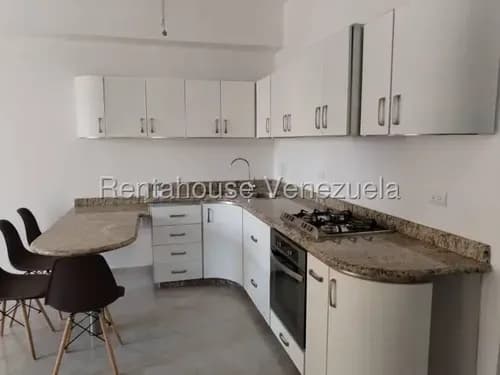 Si Estas Buscando Un Hogar Temporal Ven Para Mostrarte. Ese Hermoso Apartamento Trigaleña Alta Cuenta Con Un Cuarto, Dos Baños, Sala, Cocina Moderna Con Tope De Mármol,